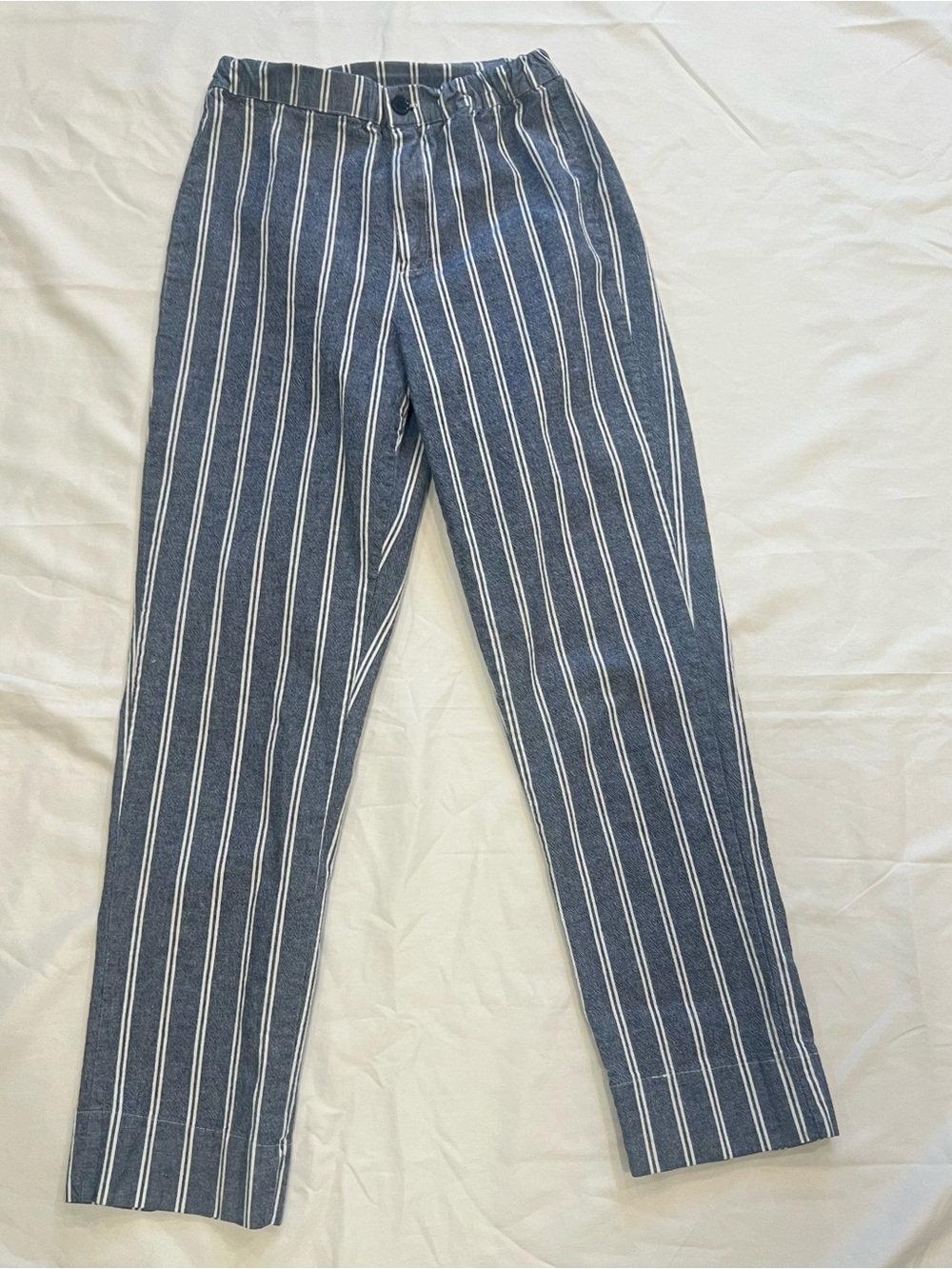 Striped Women’s Cropped Pants - Classic Straight Fit